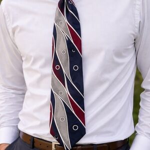 Vintage Surrey Men's Silk‎ Tie Geometric Pattern 100% Silk Made In USA